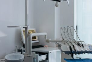 uczulenie na implanty zębowe objawy