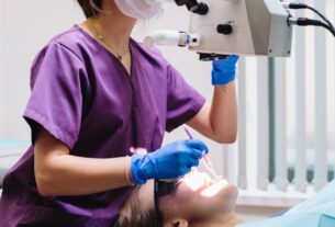 Implanty stomatologiczne - jak dbać o higienę jamy ustnej po zabiegu?