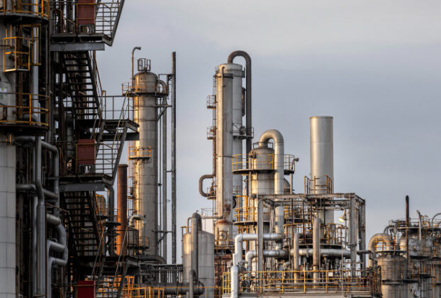 Gdzie wykorzystuje się rurociągi z topionego bazaltu w przemyśle?