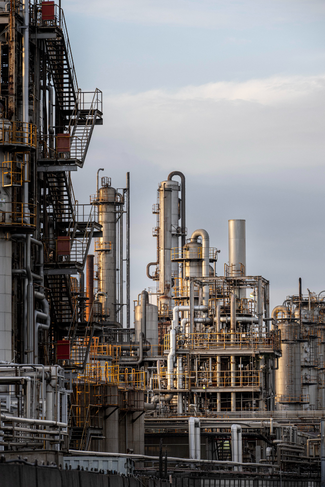 Gdzie wykorzystuje się rurociągi z topionego bazaltu w przemyśle?