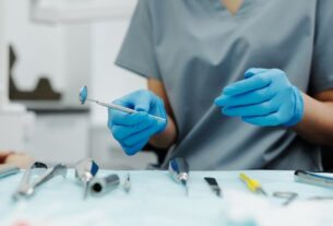 Jak długo utrzymywać dietę po wszczepieniu implantów zębowych?