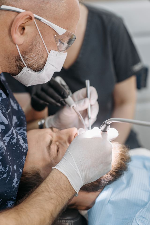 Jak długo wytrzymuje implant zęba przy dobrej higienie?